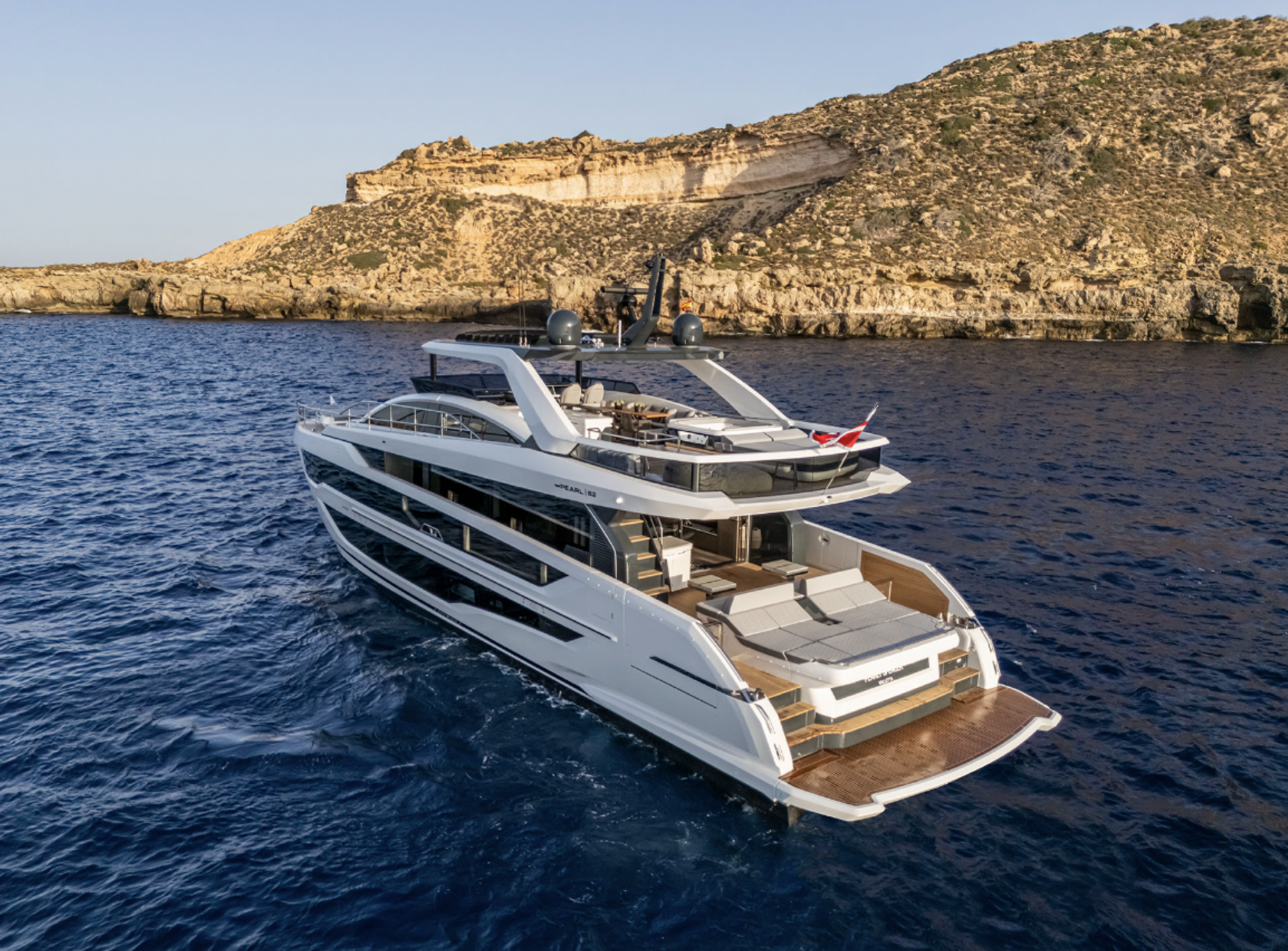 Pearl Yachts переписывает правила дизайна с новой премьерой в Каннах