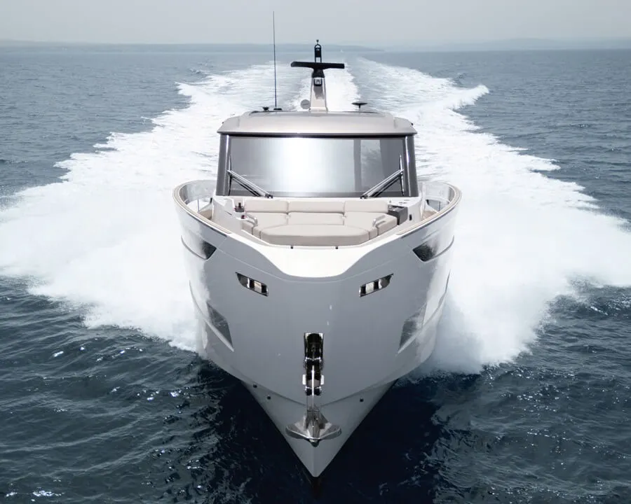 Azimut Seadeck 6: сознательный исполнитель
