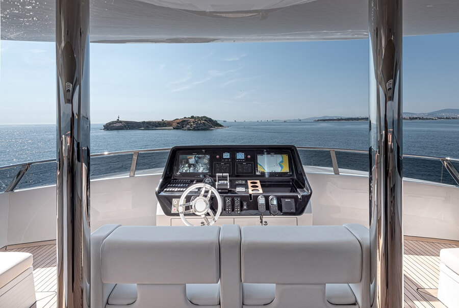 Numarine путешествует на Восток с Camper & Nicholsons