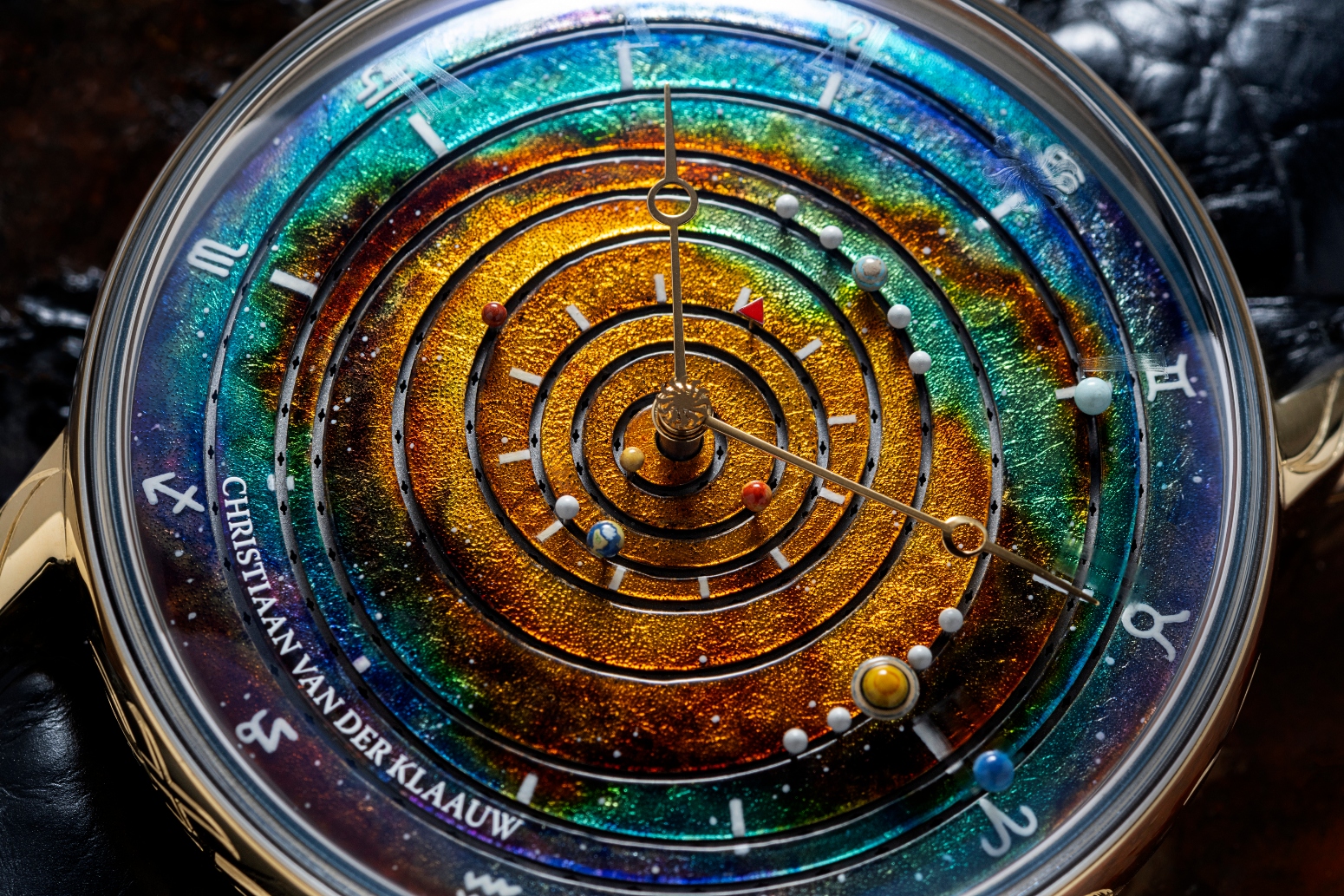 Christiaan van der Klaauw Astronomical Watches отмечает 70-летие Sincere Fine Watches юбилейной серией CVDK Grand Planetarium Eccentric Sincere Platinum Jubilee Edition