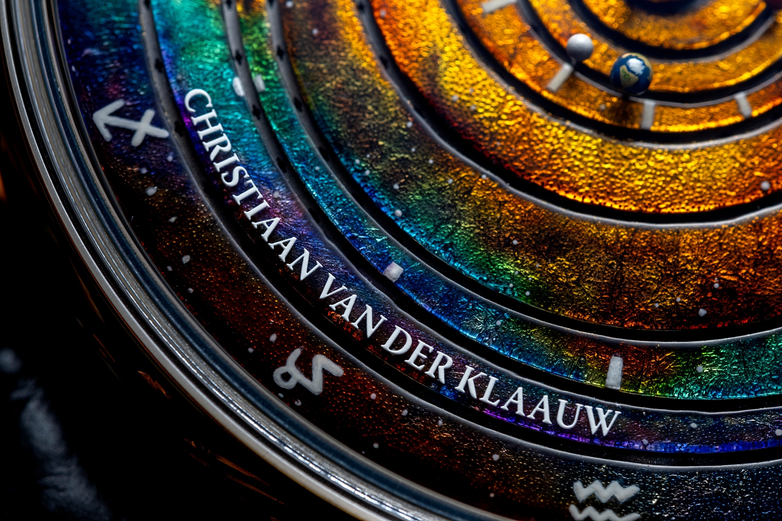 Christiaan van der Klaauw Astronomical Watches отмечает 70-летие Sincere Fine Watches юбилейной серией CVDK Grand Planetarium Eccentric Sincere Platinum Jubilee Edition