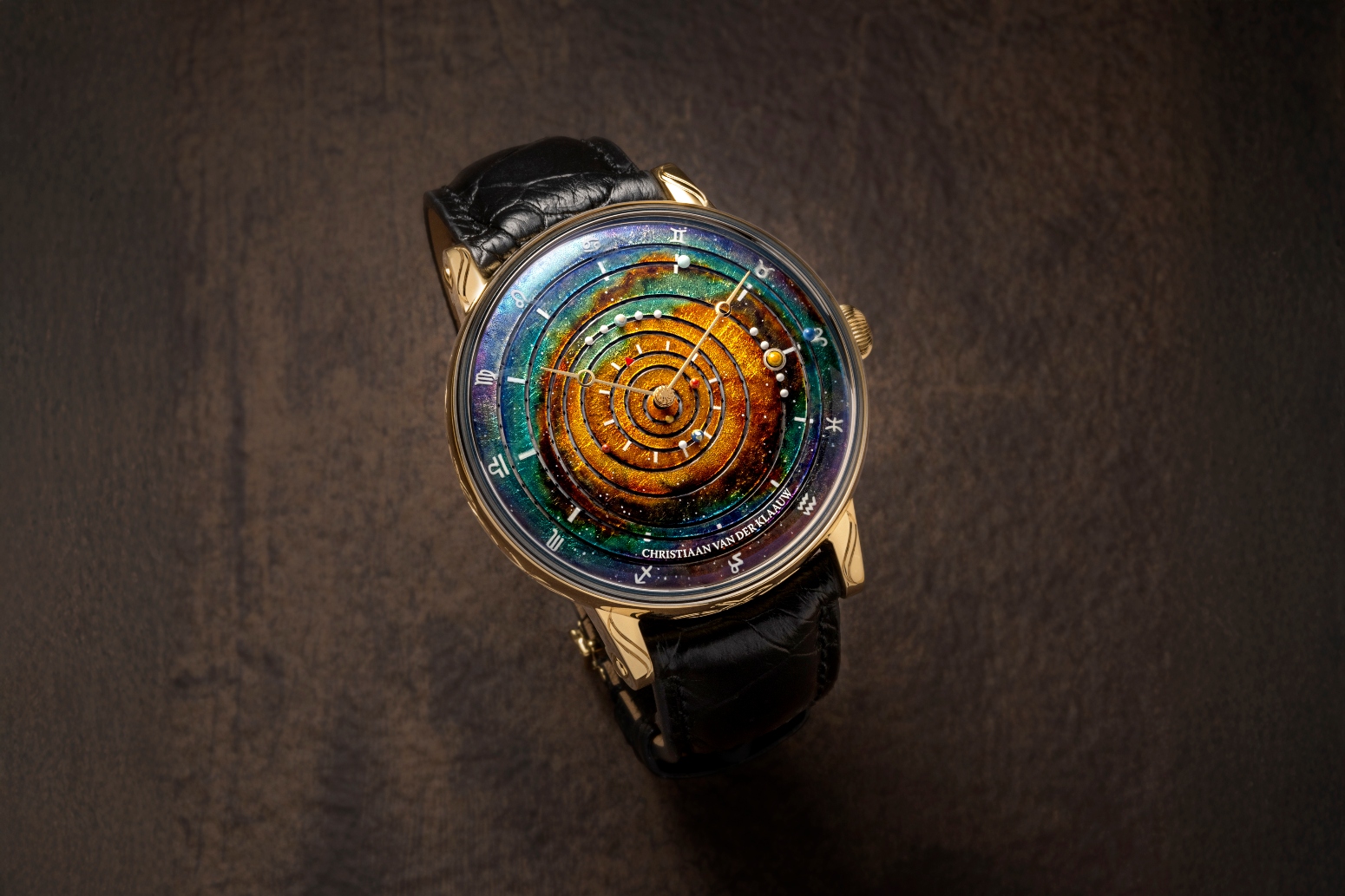 Christiaan van der Klaauw Astronomical Watches отмечает 70-летие Sincere Fine Watches юбилейной серией CVDK Grand Planetarium Eccentric Sincere Platinum Jubilee Edition